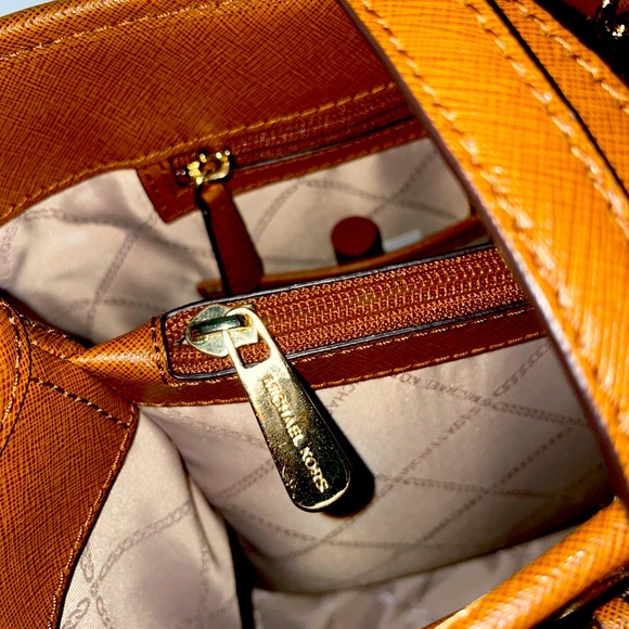 Michael Kors Jet set Sofiano leather tote bag - Picture 8 of 11